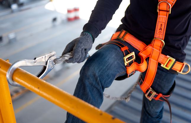 Corso CORSO DI FORMAZIONE PER LAVORI IN QUOTA E UTILIZZO DPI DI III° CATEGORIA