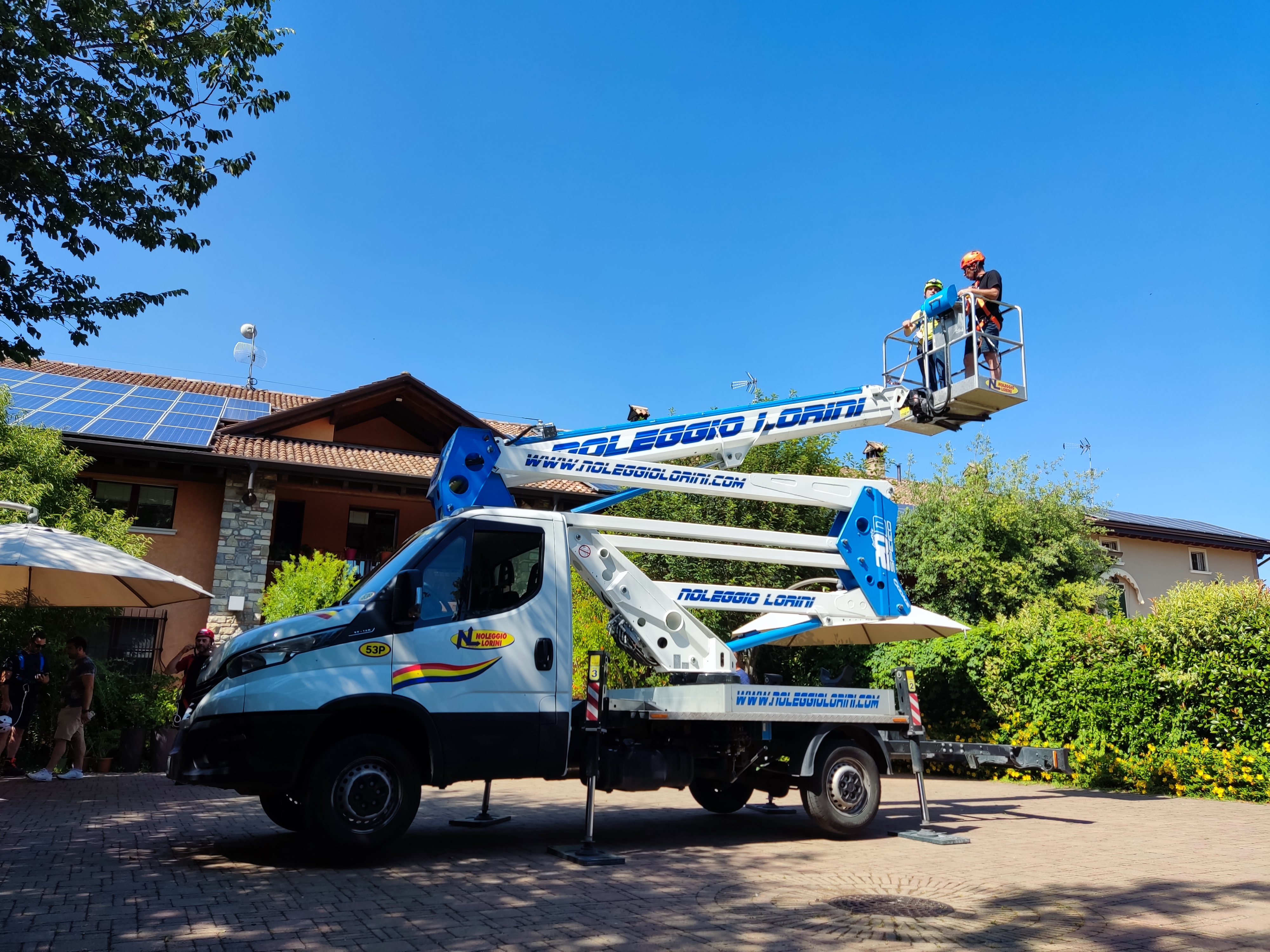 Corso CORSO DI FORMAZIONE PER ADDETTI  ALL’UTILIZZO DI PIATTAFORME DI LAVORO ELEVABILI CON E SENZA STABILIZZATORI